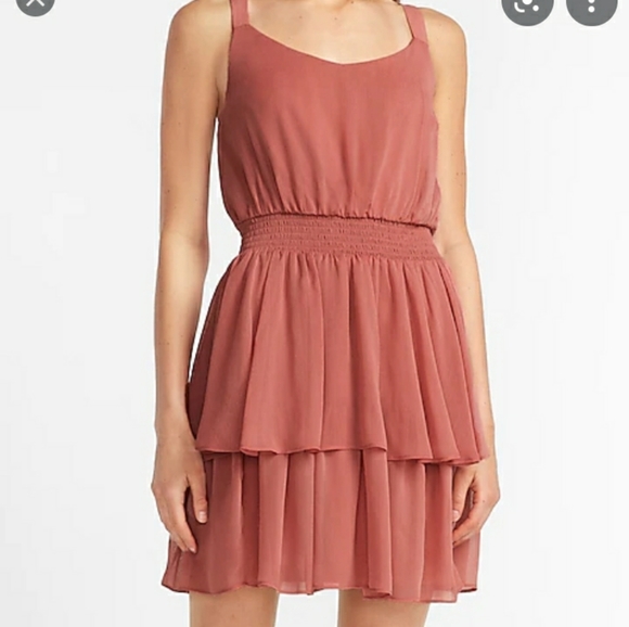 Nwt Express textured metallic tiered ruffle dress size large - Picture 2 of 8